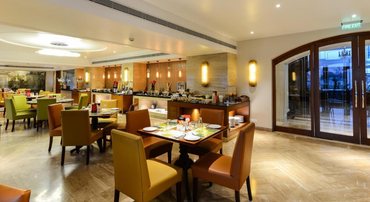Lemon Tree Premier “The Atrium” Ahmedabad Ξενοδοχείο Εξωτερικό φωτογραφία
