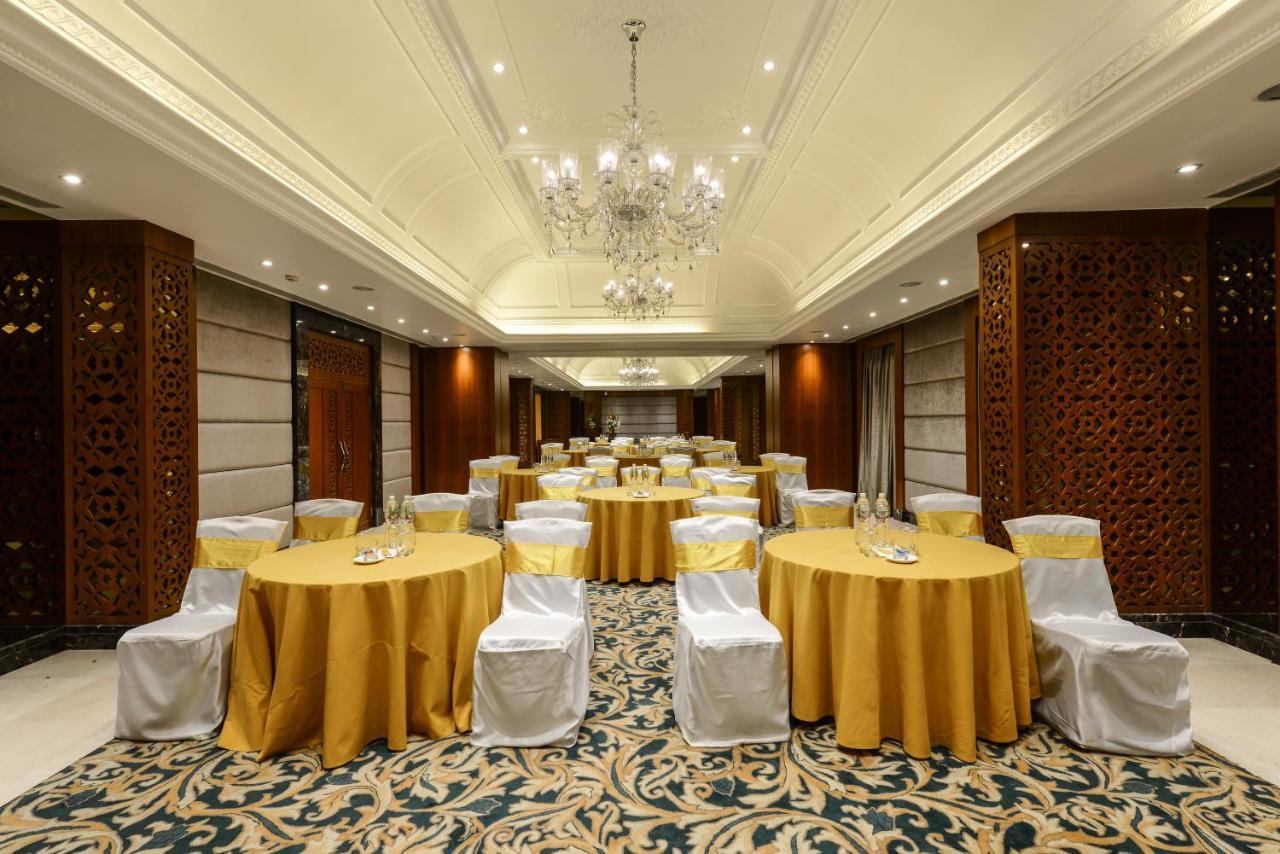 Lemon Tree Premier “The Atrium” Ahmedabad Ξενοδοχείο Εξωτερικό φωτογραφία