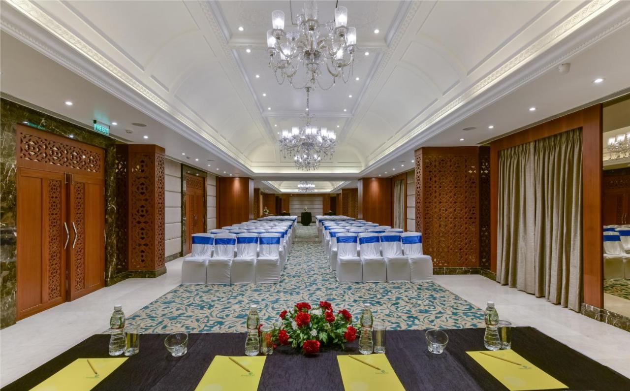 Lemon Tree Premier “The Atrium” Ahmedabad Ξενοδοχείο Εξωτερικό φωτογραφία